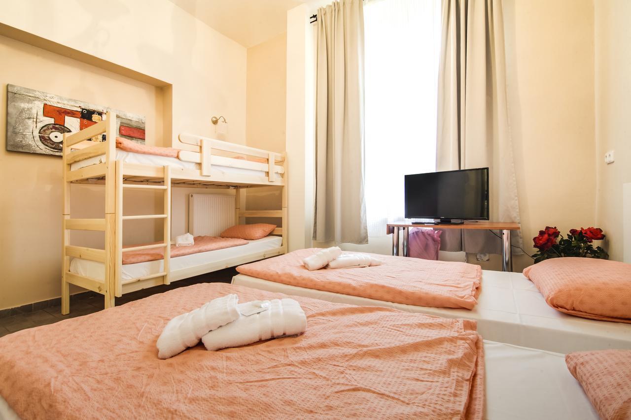 פראג Aparthotel Zarra מראה חיצוני תמונה